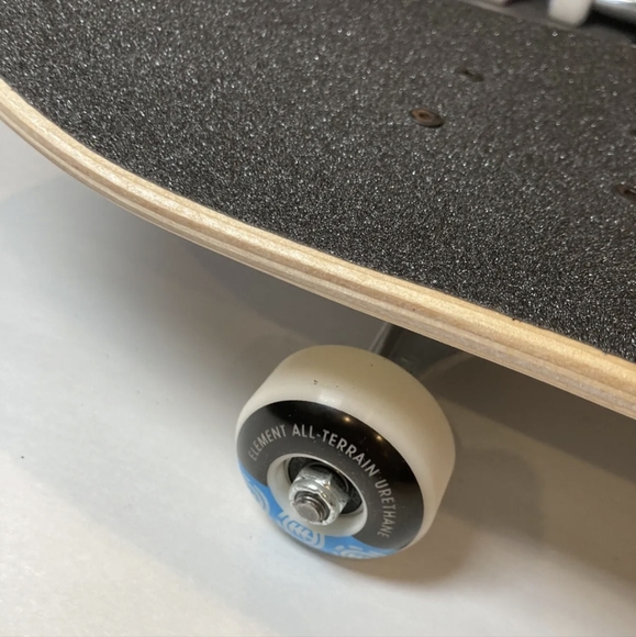 NWT RARE Element Superbots Complete Skateboard - Picture 8 of 8